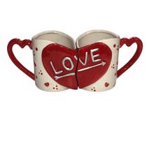 זוג ספלים מתחברים עם כיתוב LOVE | חנות מקוונת ALONIT