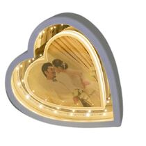 מסגרת תמונה לב מראה אינסופית LED צהוב 24X25 | חנות מקוונת ALONIT